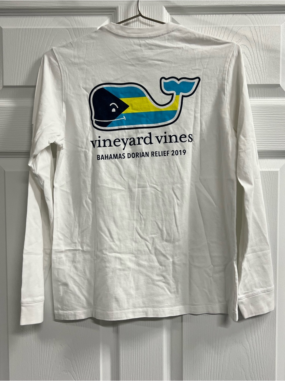 Vineyard Vines 2019 Dorian Relief White Long Sleeve Kids’ Tshirt - Large - VGUC